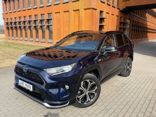Toyota RAV4 Plug-in hybriid 2.5 136кВ