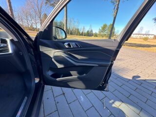 BMW X5 45e 3.0 r6 210кВ