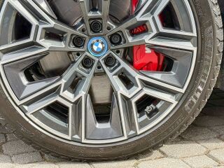 BMW i5 xDrive40 M-Sportpakett Pro 290кВ