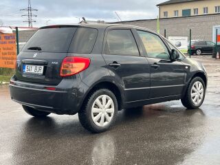 Suzuki SX4 Laxery edition 1.5 R4 16v 82kW