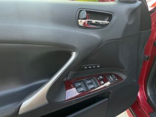 Lexus IS 250 2.5 153kW