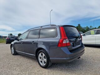 Volvo V70 MOMENTUM 2.4 R5 D5 136kW