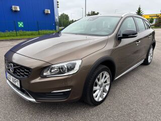 Volvo V60 Cross Country AWD SUMMUM 2.4 R5 140кВ