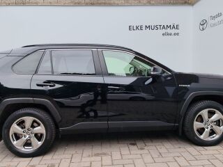 Toyota RAV4 Luxury Plus 131кВ
