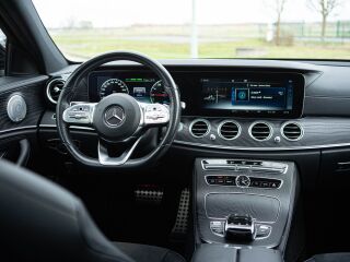 Mercedes-Benz E 300 de AMG 2.0 143kW