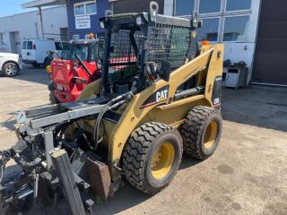 CAT / Caterpillar 236-4x4/113 44kW