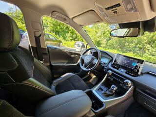 Toyota RAV4 Luxury PLUS Multidrive S Pearl White 2.0 129кВ
