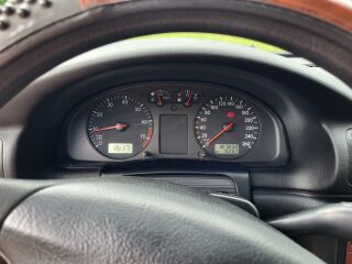 Volkswagen Passat B3 1.6 74kW