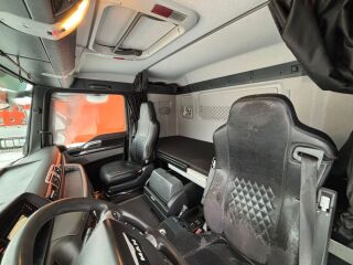 MAN TGX 33.560 6x4 412кВ