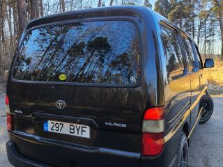 Toyota Hiace 2.5 70кВ
