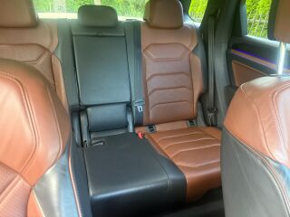Volkswagen Touareg R Line 3.0 210кВ