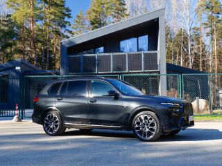 BMW X7 3.0 280kW
