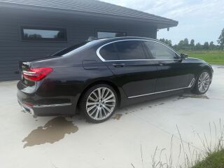 BMW 740 XDrive 3.0 235кВ