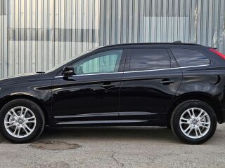 Volvo XC60 Momentum Onyx Black 2.0 D4 140кВ