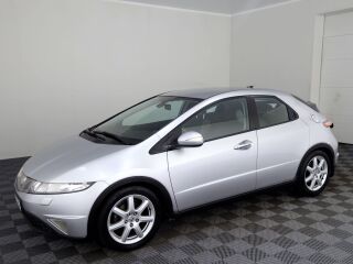 Honda Civic Elegance ATM 1.8 103kW