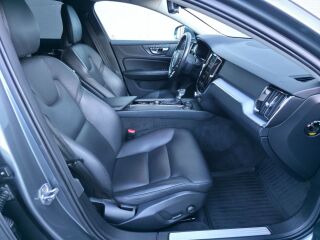 Volvo V60 Momentum Luxury 2.0 D3 110кВ