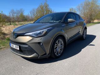 Toyota C-HR Crossover Luxury Navi e-CVT 1.8 VVT-i Hybrid Electric Vehicle 37kW+ 72kW
