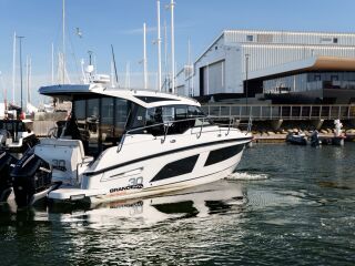 Grandezza 30 OB 2 x 250 hj Mercury V8