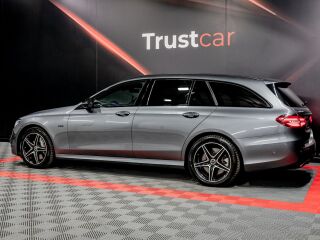 Mercedes-Benz E 300 AMG Designo 2.0 143kW