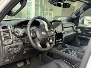 Ram 1500 Limited Crew Cab 5.7 V8 Hemi 395hp