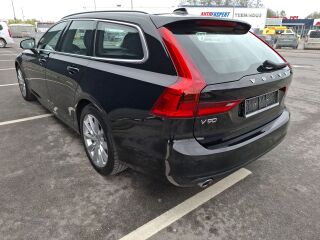 Volvo V90 Momentum PRO 2.0 140кВ