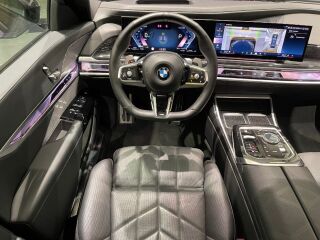 BMW 740 xDrive M-Sportpakett 3.0 210kW