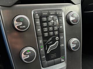 Volvo V40 Momentum 1.6 D2 84кВ