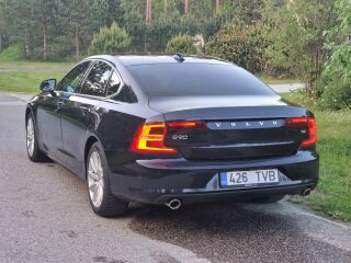 Volvo S90 Momentum 2.0 T4 140kW