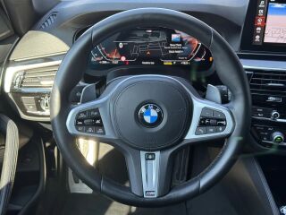 BMW 530 d xDrive Touring M-Sportpakett 3.0 B57D30B 210кВ