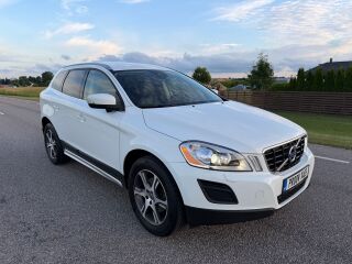 Volvo XC60 Summum AWD 2.4 R5 D5 158кВ