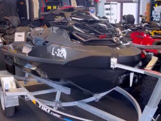 Sea-Doo RXT-X 300 RS Triple Black Audio 217кВ