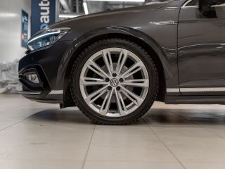 Volkswagen Passat R-Line 4 Motion 140kW