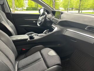 Peugeot 5008 Allure 1.2 96kW
