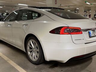 Tesla Model S D75 386kW