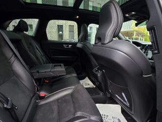 Volvo XC60 AWD R-Design Harman 2.0 D5 173kW