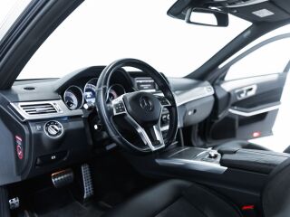 Mercedes-Benz E 350 Facelift AMG Package 4-Matic 3.0 185kW