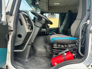 Volvo FM 330 4X2 EURO6 + CARRIER + DOUBLE STOCK EURO 6 250kW