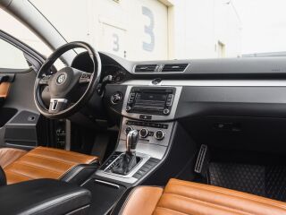 Volkswagen Passat Variant EcoFuel Highline 1.4 R4 TSI 110кВ