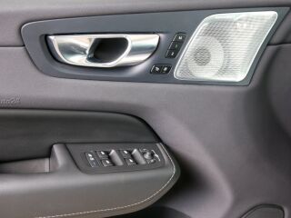 Volvo XC60 AWD ULTRA DARK LUXURY XENIUM FULL 2.0 T6 Long Range Plug-In-Hybrid 293kW