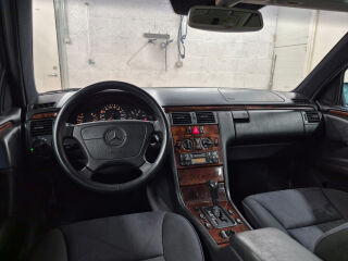 Mercedes-Benz E 290 ELEGANCE 2.9 95kW