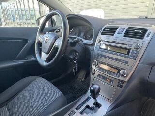 Toyota Avensis Linea Sol Style 2.0 112kW