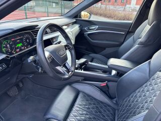 Audi e-tron 55 S-Line 300kW