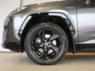 Toyota RAV4 Style 2.5 131кВ