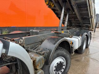 Mercedes-Benz Arocs 3235 8x4 260kW