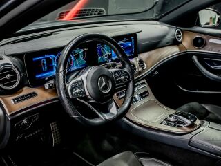 Mercedes-Benz E 220 AMG 2.0 143kW