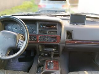Jeep Grand Cherokee LX 5.9 V8 177kW