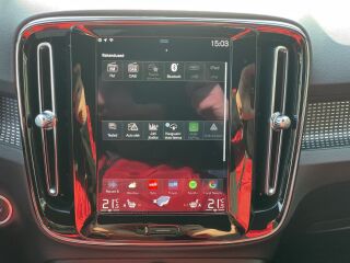 Volvo XC40 R-DESIGN INTELLI SAFE PRO GEARTRONIC RECHARGE 1.5 T5 Twin-Engine PLUG-IN-HYBRID 60 + 132кВ