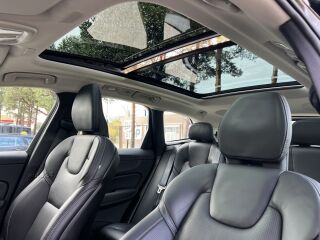 Volvo XC60 Inscription Luxury AWD MY23 2.0 B5 KERS MILD Kerghübriid 183kW