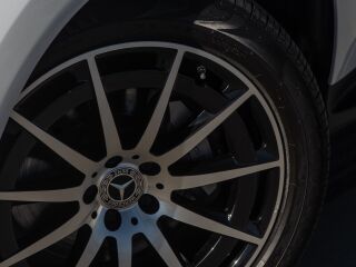 Mercedes-Benz EQC 400 AMG disain / designo / 145kW