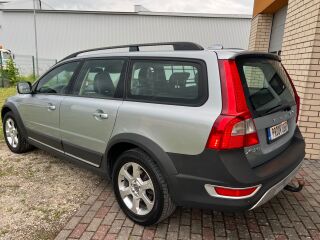 Volvo XC70 Cross Country 4WD 2.4 D5 136кВ
